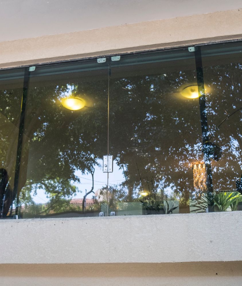 janela de vidro em Taboão da Serra